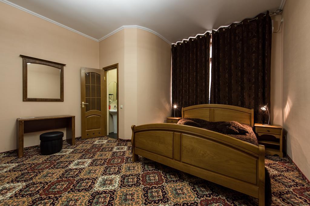 Premium Hotel Çernivtsi Oda fotoğraf