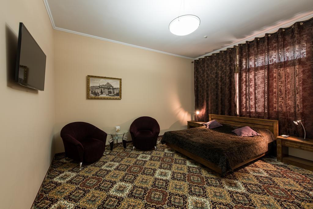 Premium Hotel Çernivtsi Oda fotoğraf