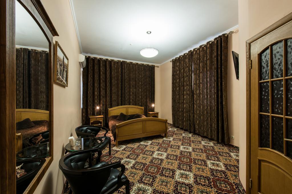 Premium Hotel Çernivtsi Oda fotoğraf