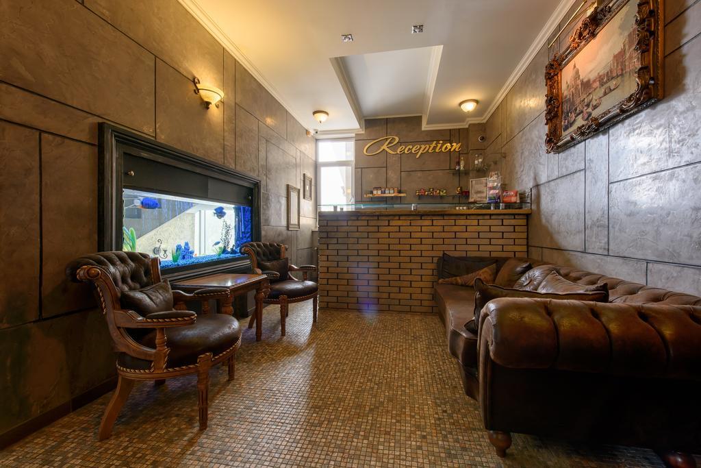 Premium Hotel Çernivtsi Dış mekan fotoğraf