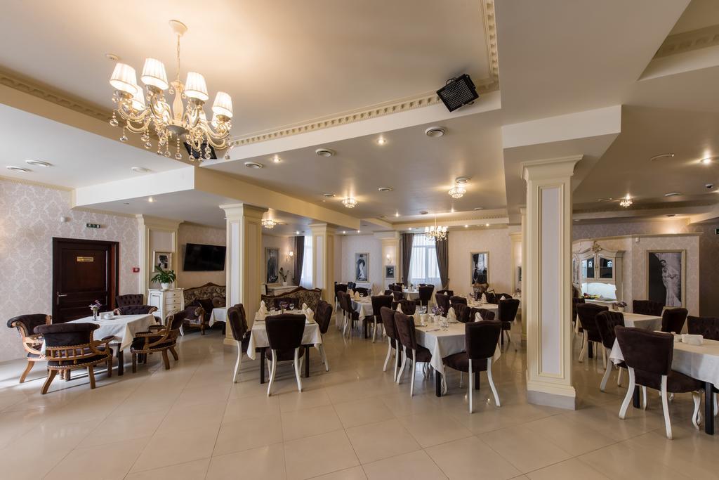 Premium Hotel Çernivtsi Dış mekan fotoğraf