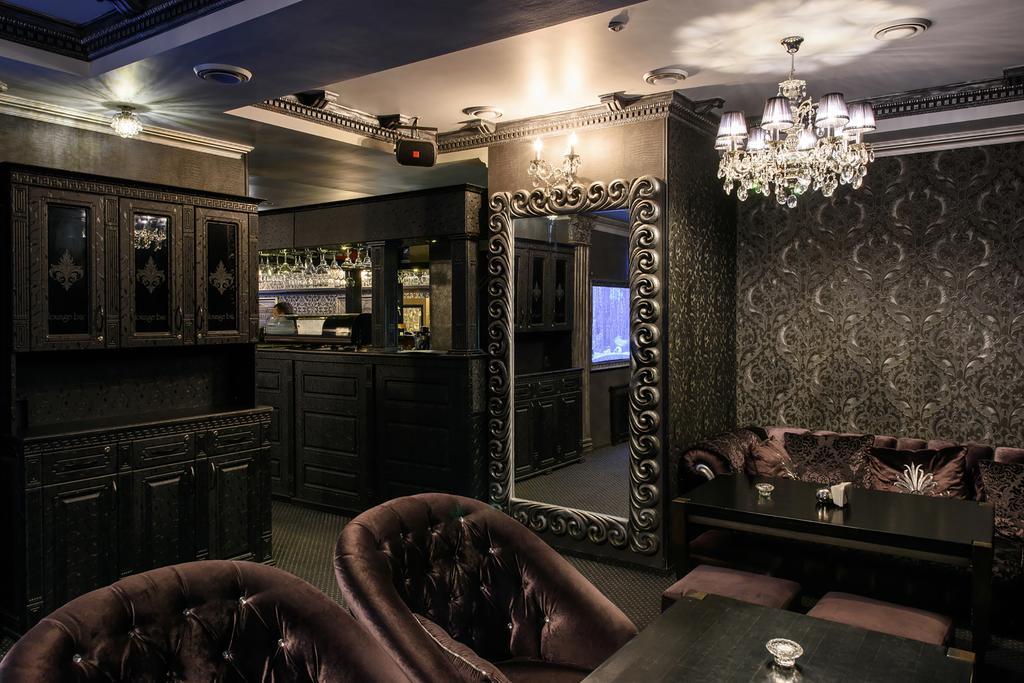 Premium Hotel Çernivtsi Dış mekan fotoğraf