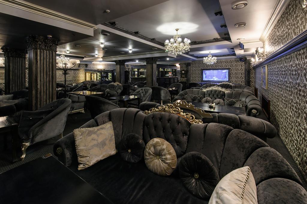 Premium Hotel Çernivtsi Dış mekan fotoğraf