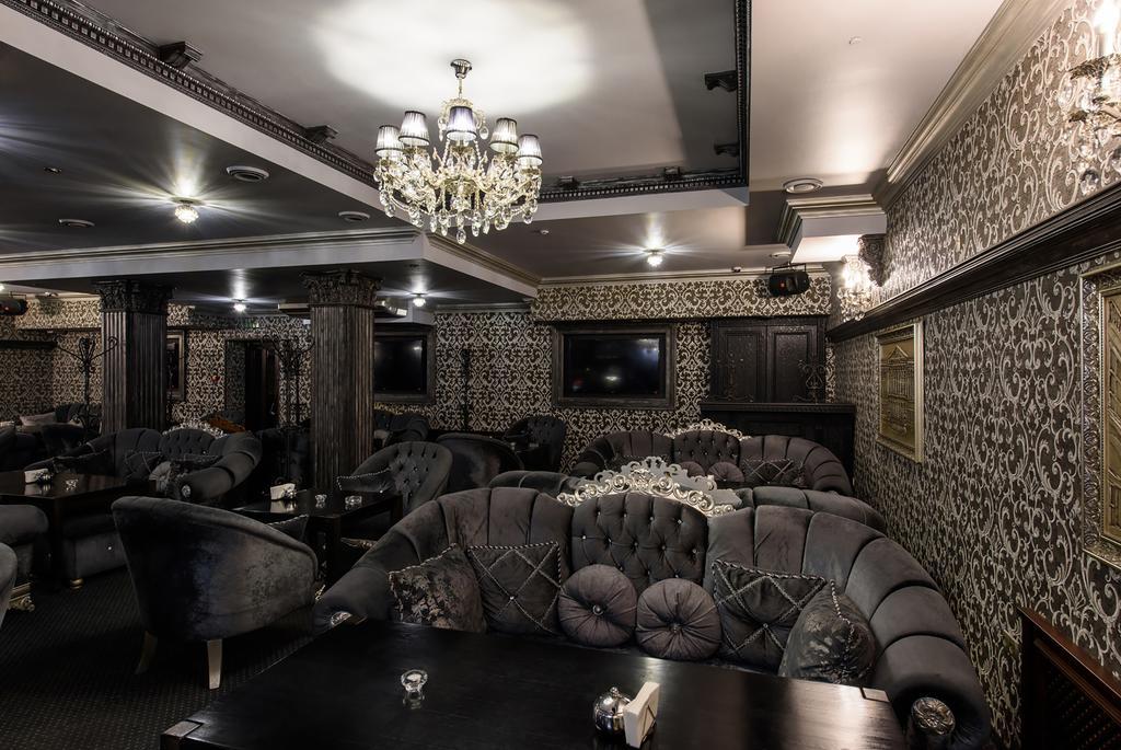 Premium Hotel Çernivtsi Dış mekan fotoğraf