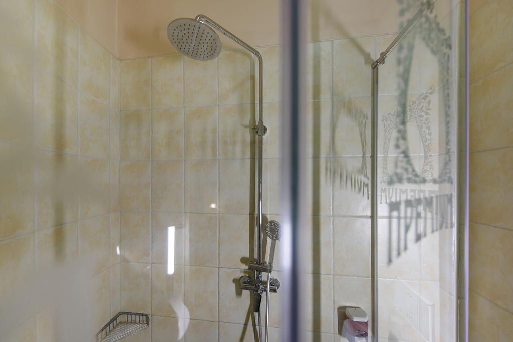Premium Hotel Çernivtsi Dış mekan fotoğraf
