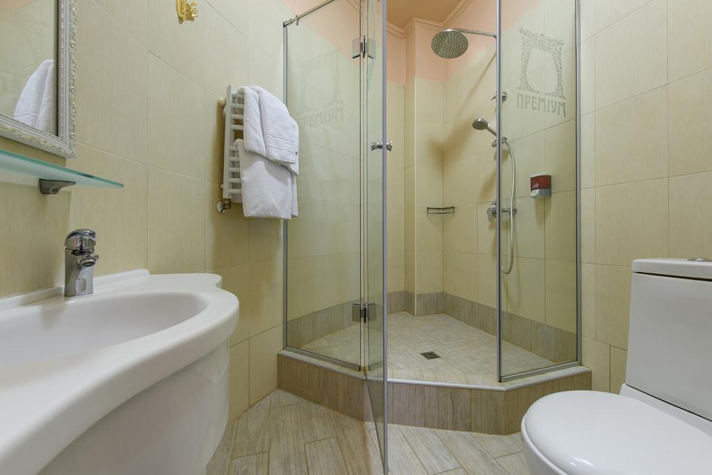 Premium Hotel Çernivtsi Oda fotoğraf