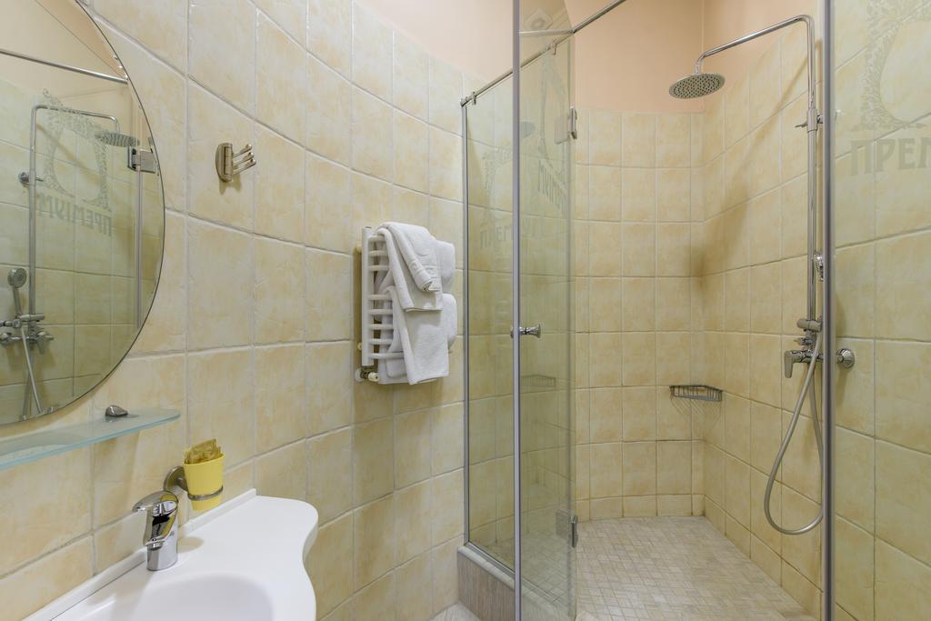 Premium Hotel Çernivtsi Dış mekan fotoğraf