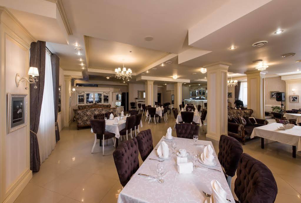 Premium Hotel Çernivtsi Dış mekan fotoğraf