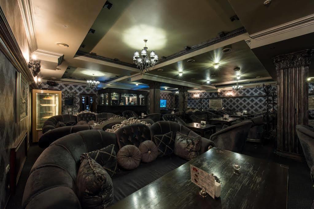 Premium Hotel Çernivtsi Dış mekan fotoğraf